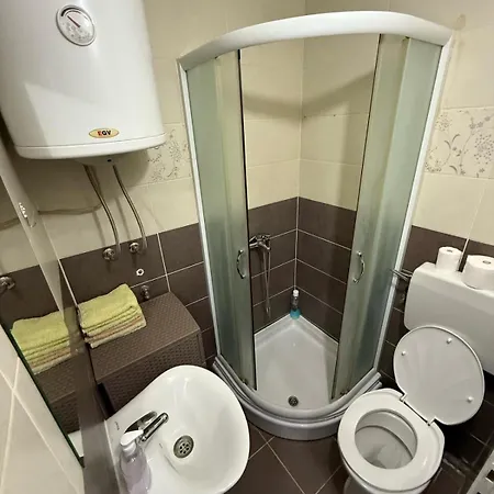 Element Obrenovac, Privatni Parking Apartment *